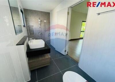 416 Sqm., 5 Beds Townhouse listed for ฿ 17,900,000.