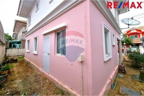 130 Sqm., 3 Beds Townhouse listed for ฿ 2,790,000.