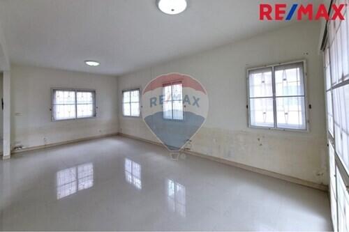 130 Sqm., 3 Beds Townhouse listed for ฿ 2,790,000.