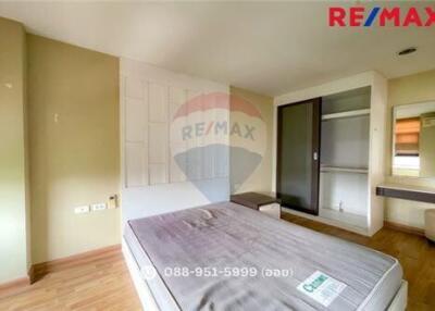 33 Sqm., 1 Bed Condo listed for ฿ 1,370,000.