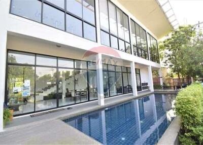 250 Sqm., 4 Beds, 3 Baths Townhouse listed for ฿ 4,990,000.