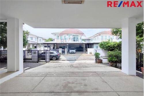 175 Sqm., 3 Beds Townhouse listed for ฿ 6,300,000.