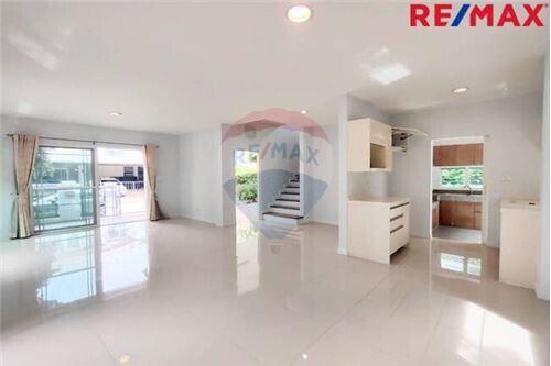 175 Sqm., 3 Beds Townhouse listed for ฿ 6,300,000.