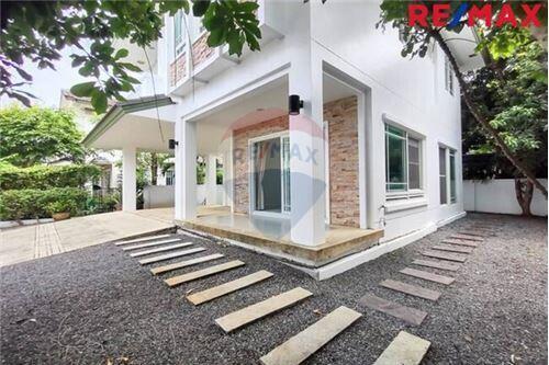 175 Sqm., 3 Beds Townhouse listed for ฿ 6,300,000.