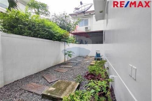 175 Sqm., 3 Beds Townhouse listed for ฿ 6,300,000.