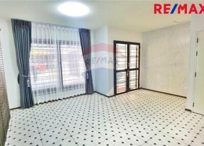 225 Sqm., 3 Beds Townhouse listed for ฿ 4,990,000.