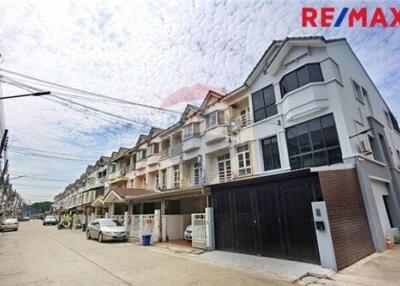 225 Sqm., 3 Beds Townhouse listed for ฿ 4,990,000.