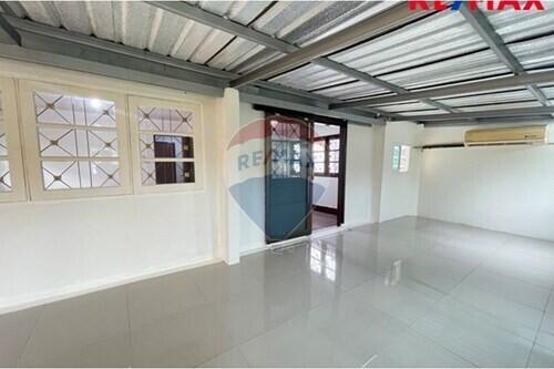 250 Sqm., 3 Beds Townhouse listed for ฿ 4,300,000.