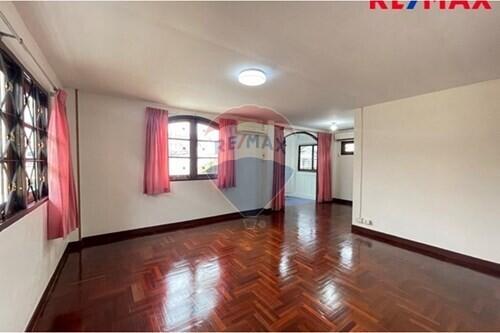 250 Sqm., 3 Beds Townhouse listed for ฿ 4,300,000.