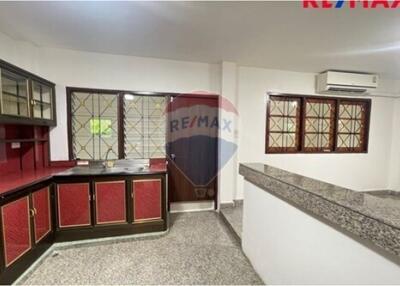 250 Sqm., 3 Beds Townhouse listed for ฿ 4,300,000.