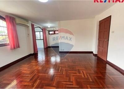 250 Sqm., 3 Beds Townhouse listed for ฿ 4,300,000.