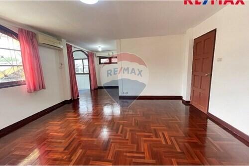 250 Sqm., 3 Beds Townhouse listed for ฿ 4,300,000.