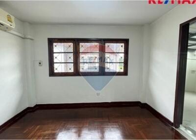 250 Sqm., 3 Beds Townhouse listed for ฿ 4,300,000.