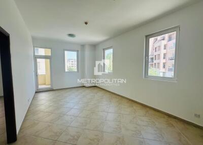 Vacant Now  Corner Unit  Well Maintained