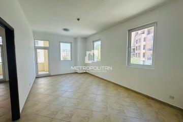 Vacant Now  Corner Unit  Well Maintained