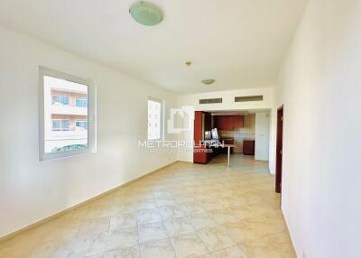 Vacant Now  Corner Unit  Well Maintained