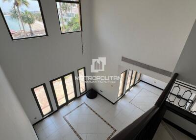 Ready to Move In  Spacious Villa  Upgraded