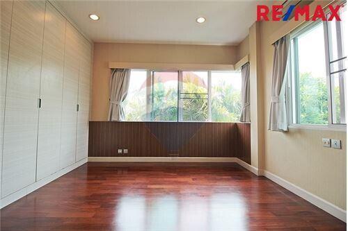 378 Sqm., 4 Beds Townhouse listed for ฿ 25,000,000.