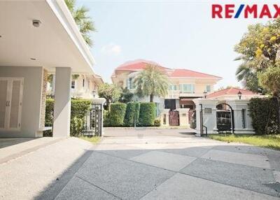 378 Sqm., 4 Beds Townhouse listed for ฿ 25,000,000.