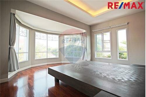 378 Sqm., 4 Beds Townhouse listed for ฿ 25,000,000.