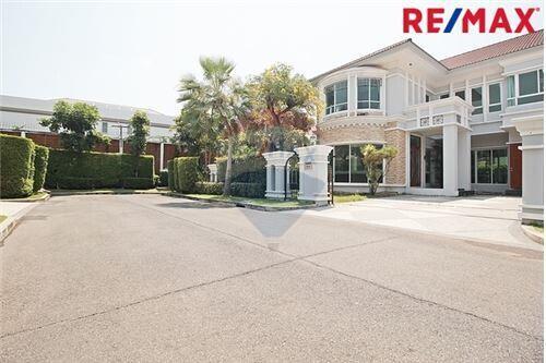 378 Sqm., 4 Beds Townhouse listed for ฿ 25,000,000.