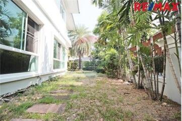 378 Sqm., 4 Beds Townhouse listed for ฿ 25,000,000.