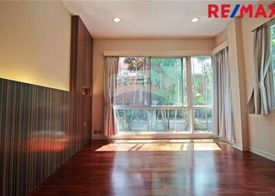 378 Sqm., 4 Beds Townhouse listed for ฿ 25,000,000.