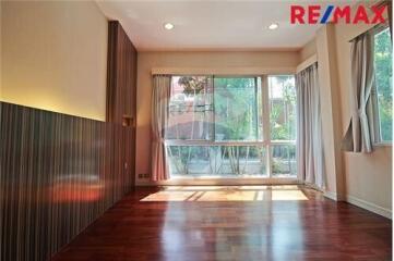 378 Sqm., 4 Beds Townhouse listed for ฿ 25,000,000.