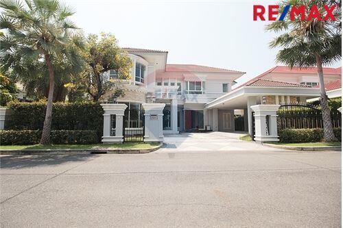 378 Sqm., 4 Beds Townhouse listed for ฿ 25,000,000.