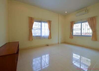 3 Bed House For Rent In East Pattaya - Classic Home 2