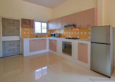 3 Bed House For Rent In East Pattaya - Classic Home 2