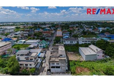 98 Sqm. Land listed for ฿ 4,900,000.