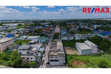 98 Sqm. Land listed for ฿ 4,900,000.