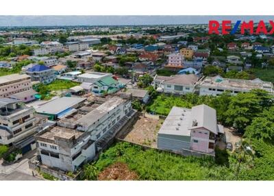 98 Sqm. Land listed for ฿ 4,900,000.