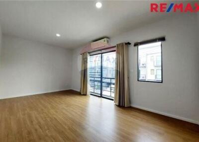 141 Sqm., 3 Beds Townhouse listed for ฿ 5,800,000.