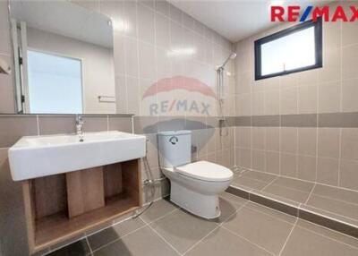 141 Sqm., 3 Beds Townhouse listed for ฿ 5,800,000.