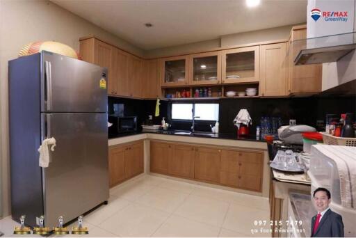 390 Sqm., 4 Beds, 5 Baths Townhouse listed for ฿ 19,900,000.