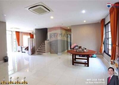 390 Sqm., 4 Beds, 5 Baths Townhouse listed for ฿ 19,900,000.