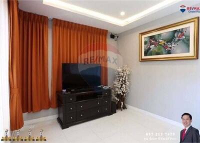 390 Sqm., 4 Beds, 5 Baths Townhouse listed for ฿ 19,900,000.