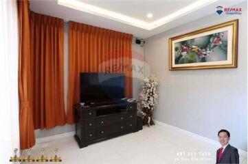 390 Sqm., 4 Beds, 5 Baths Townhouse listed for ฿ 19,900,000.