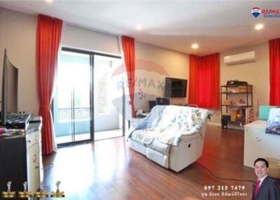 390 Sqm., 4 Beds, 5 Baths Townhouse listed for ฿ 19,900,000.