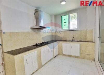 120 Sqm., 3 Beds Townhouse listed for ฿ 2,490,000.