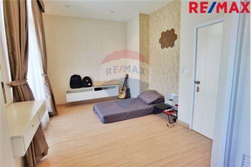 120 Sqm., 3 Beds Townhouse listed for ฿ 2,490,000.