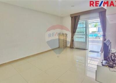 120 Sqm., 3 Beds Townhouse listed for ฿ 2,490,000.