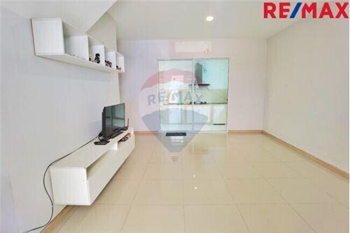 120 Sqm., 3 Beds Townhouse listed for ฿ 2,490,000.