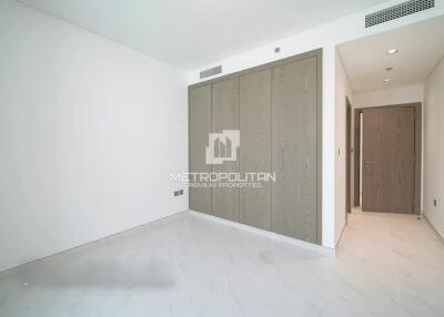 Luxury 2 bedrooms  Great Location  Spacious Unit