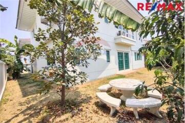 203 Sqm., 4 Beds Townhouse listed for ฿ 5,200,000.