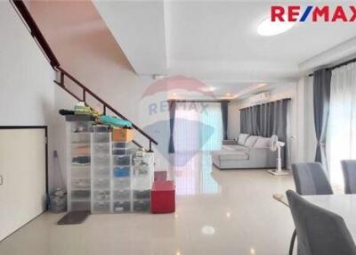 203 Sqm., 4 Beds Townhouse listed for ฿ 5,200,000.