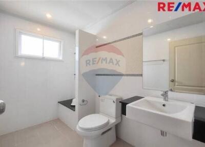 203 Sqm., 4 Beds Townhouse listed for ฿ 5,200,000.