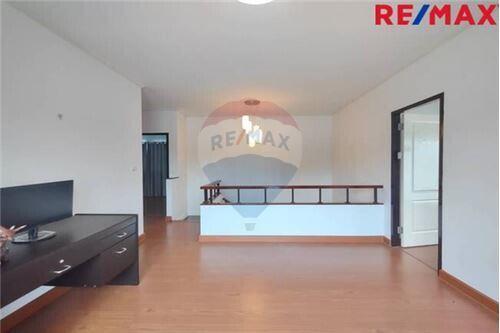 203 Sqm., 4 Beds Townhouse listed for ฿ 5,200,000.